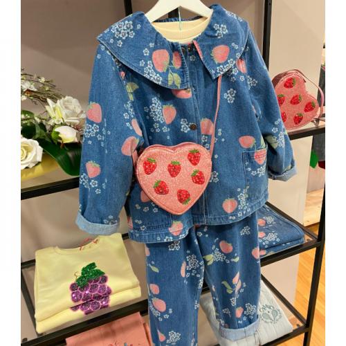 chaqueta fresas pantalon fresas