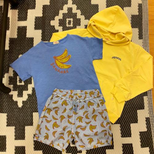 sudadera amarilla camiseta bananas short sun